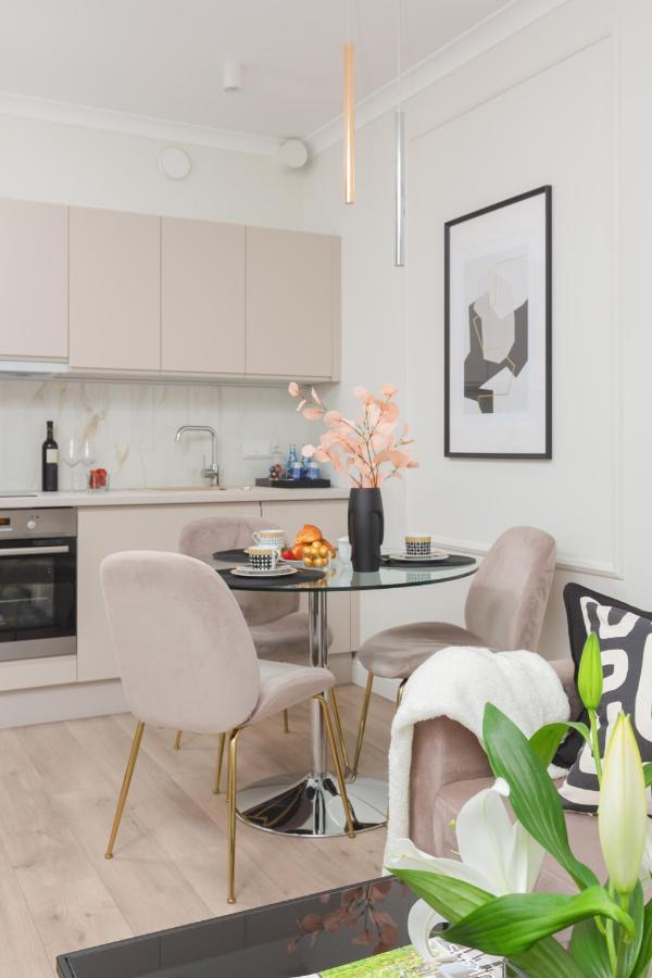 Mennica Residence Central Apartment By Renters Prestige Warsaw Exterior photo